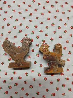 Wooden Rooster Salt And Pepper Shakers